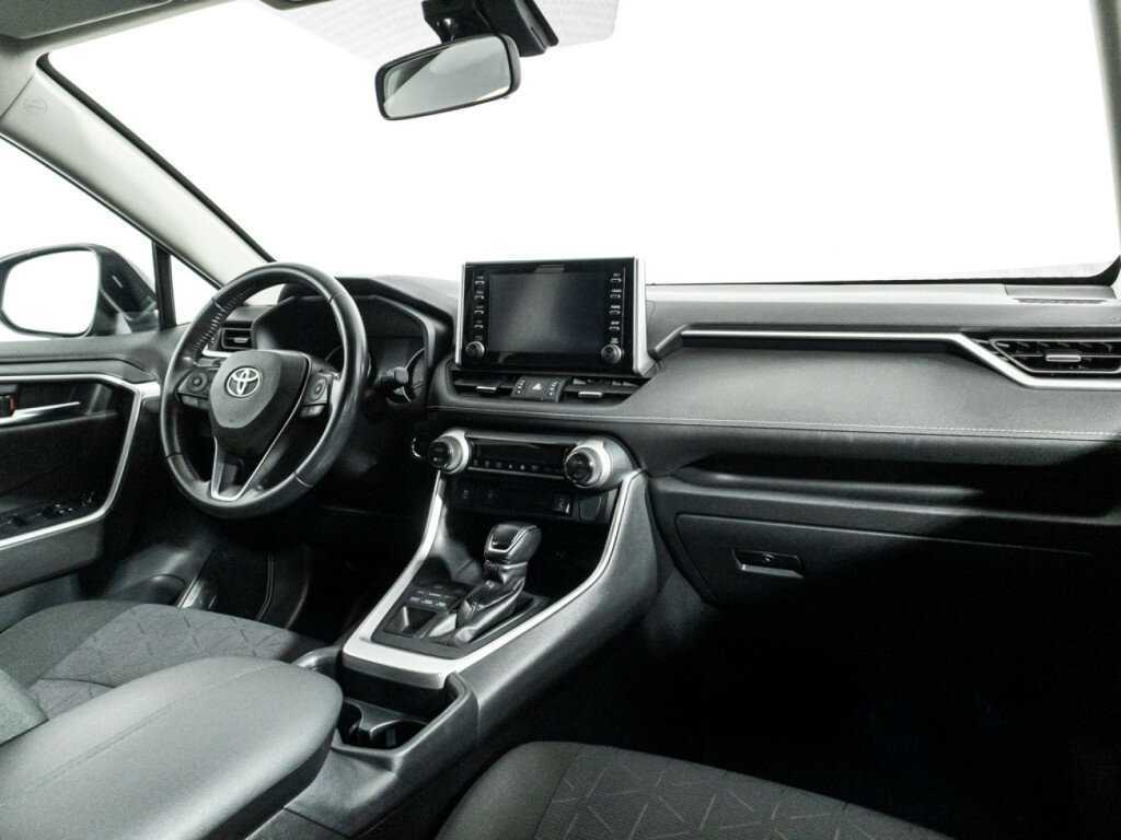 Toyota RAV4 2020 года с пробегом. Фото: #8