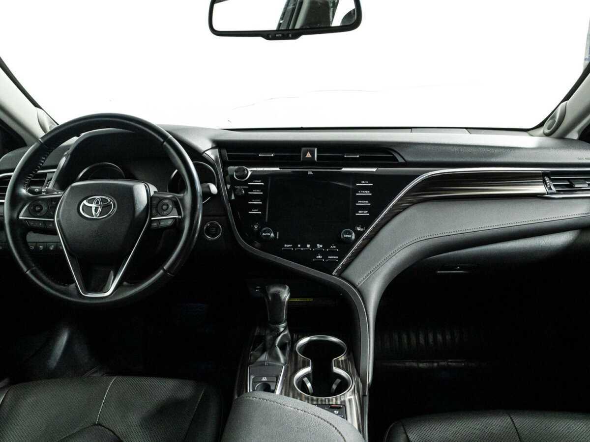 Toyota Camry 2018 года с пробегом. Фото: #12
