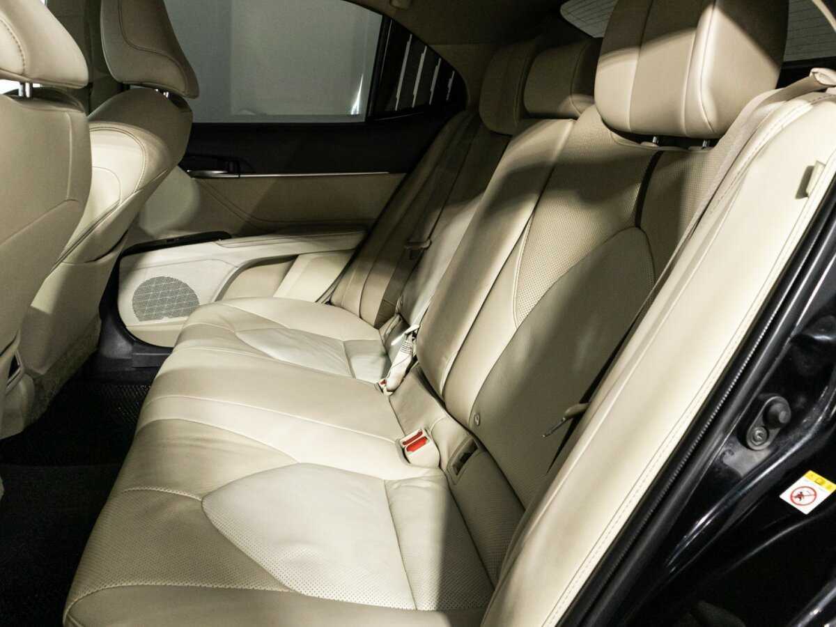 Toyota Camry 2018 года с пробегом. Фото: #9