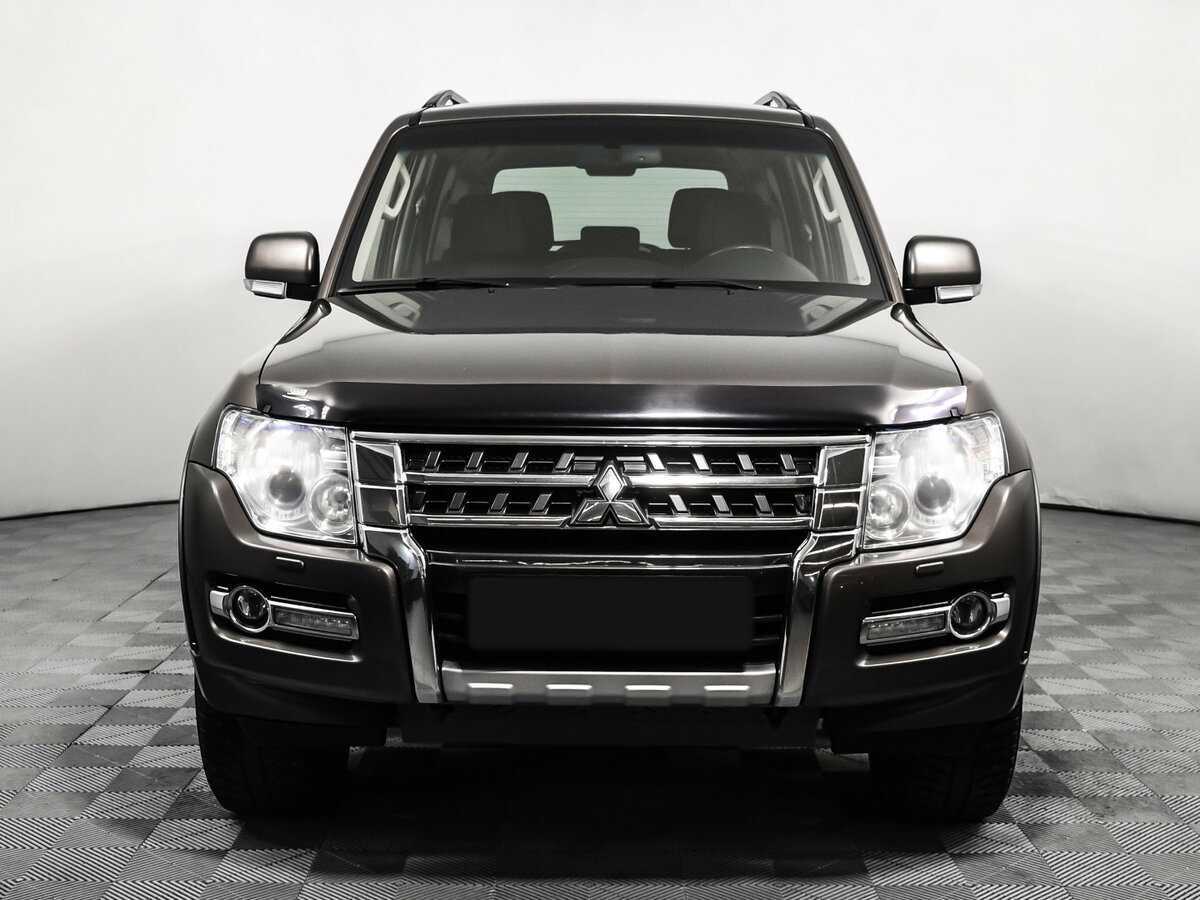 Mitsubishi Pajero 2015 года с пробегом. Фото: #1