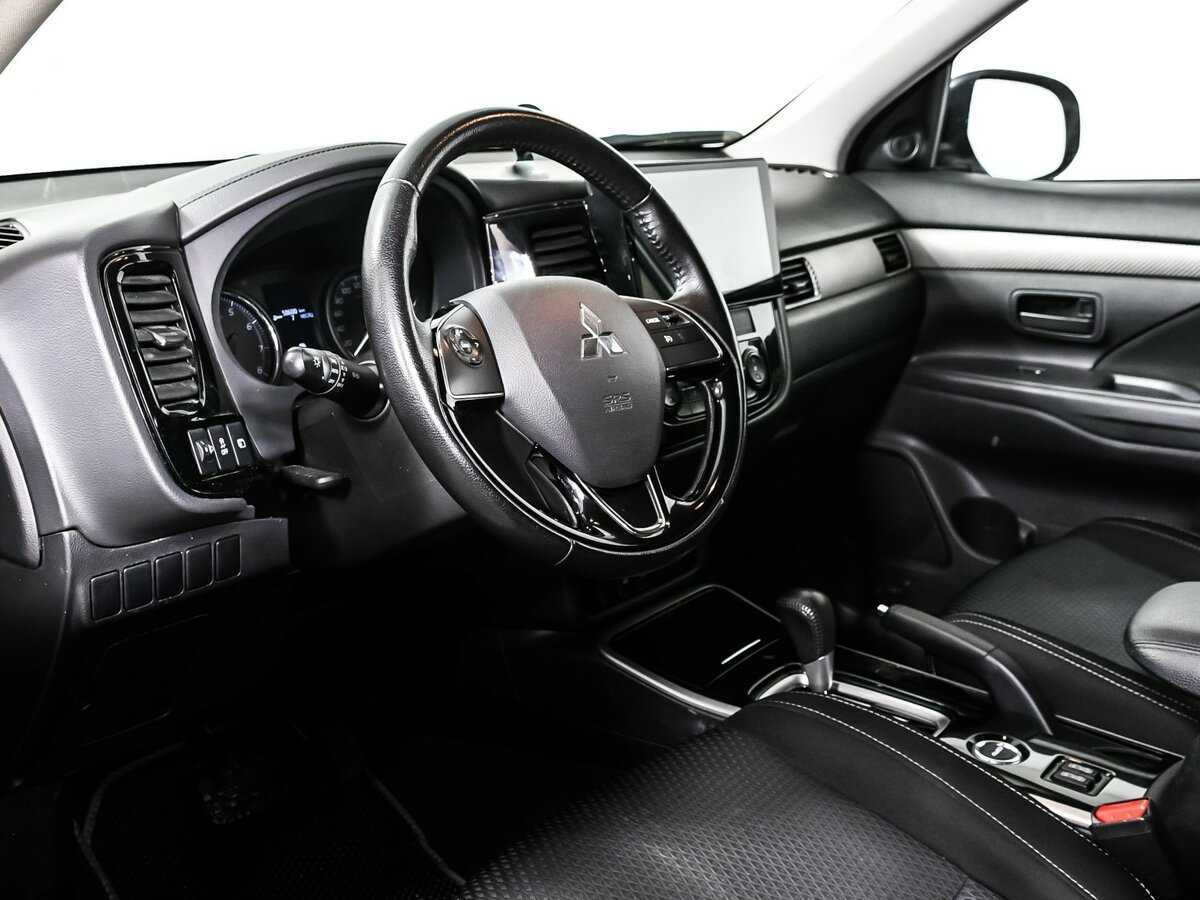 Mitsubishi Outlander 2018 года с пробегом. Фото: #11
