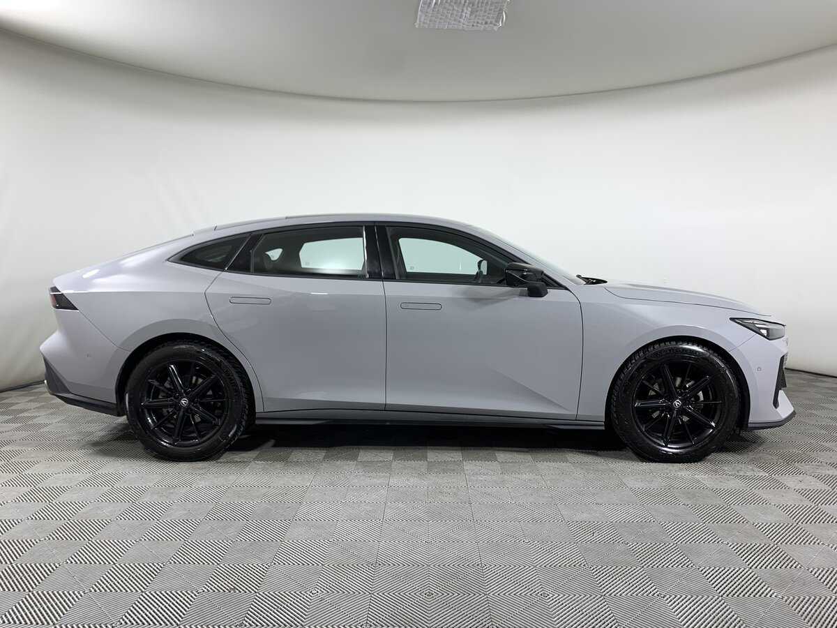 Changan UNI-V 2023 года с пробегом. Фото: #3