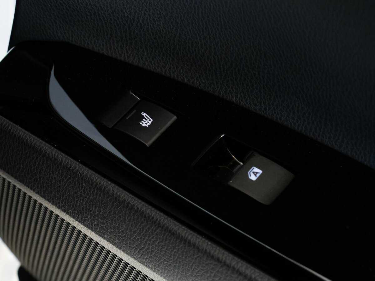 Toyota Camry 2020 года с пробегом. Фото: #13