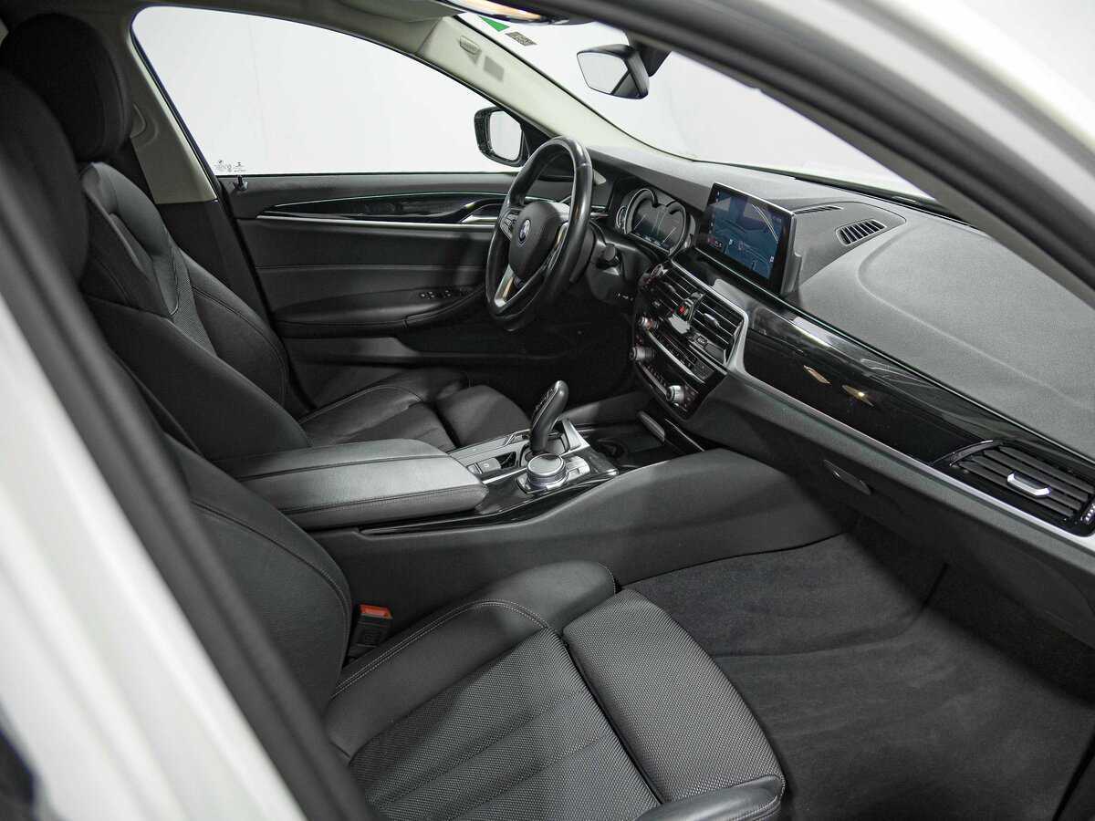 BMW 5 серии 2018 года с пробегом. Фото: #18