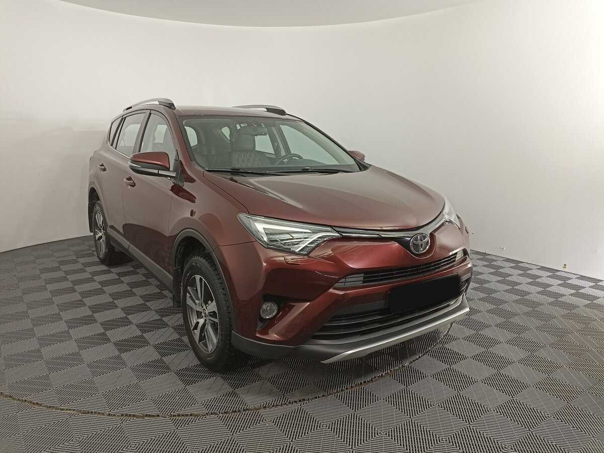 Toyota RAV4 2018 года с пробегом. Фото: #2