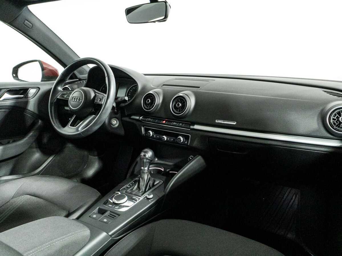 Audi A3 2019 года с пробегом. Фото: #8
