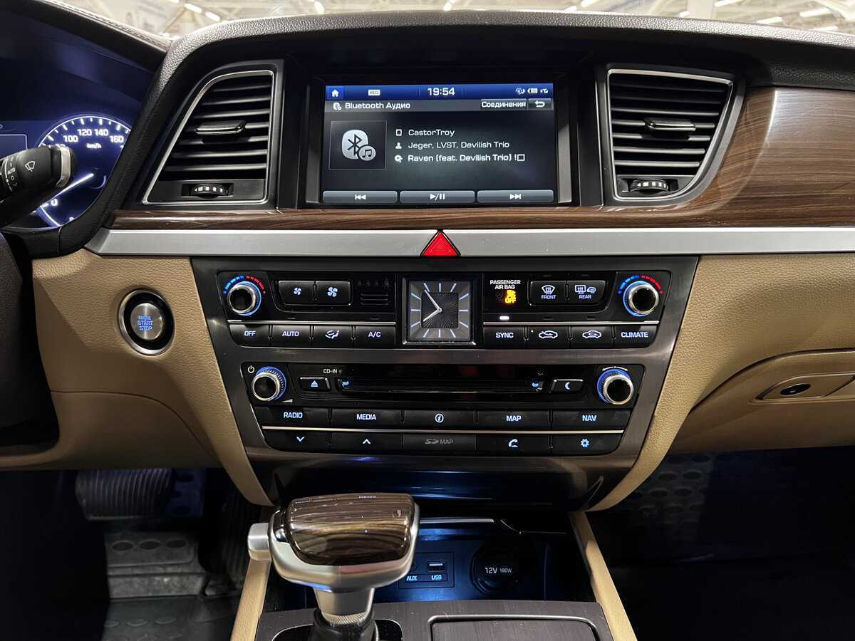 Hyundai Genesis 2014 года с пробегом. Фото: #13