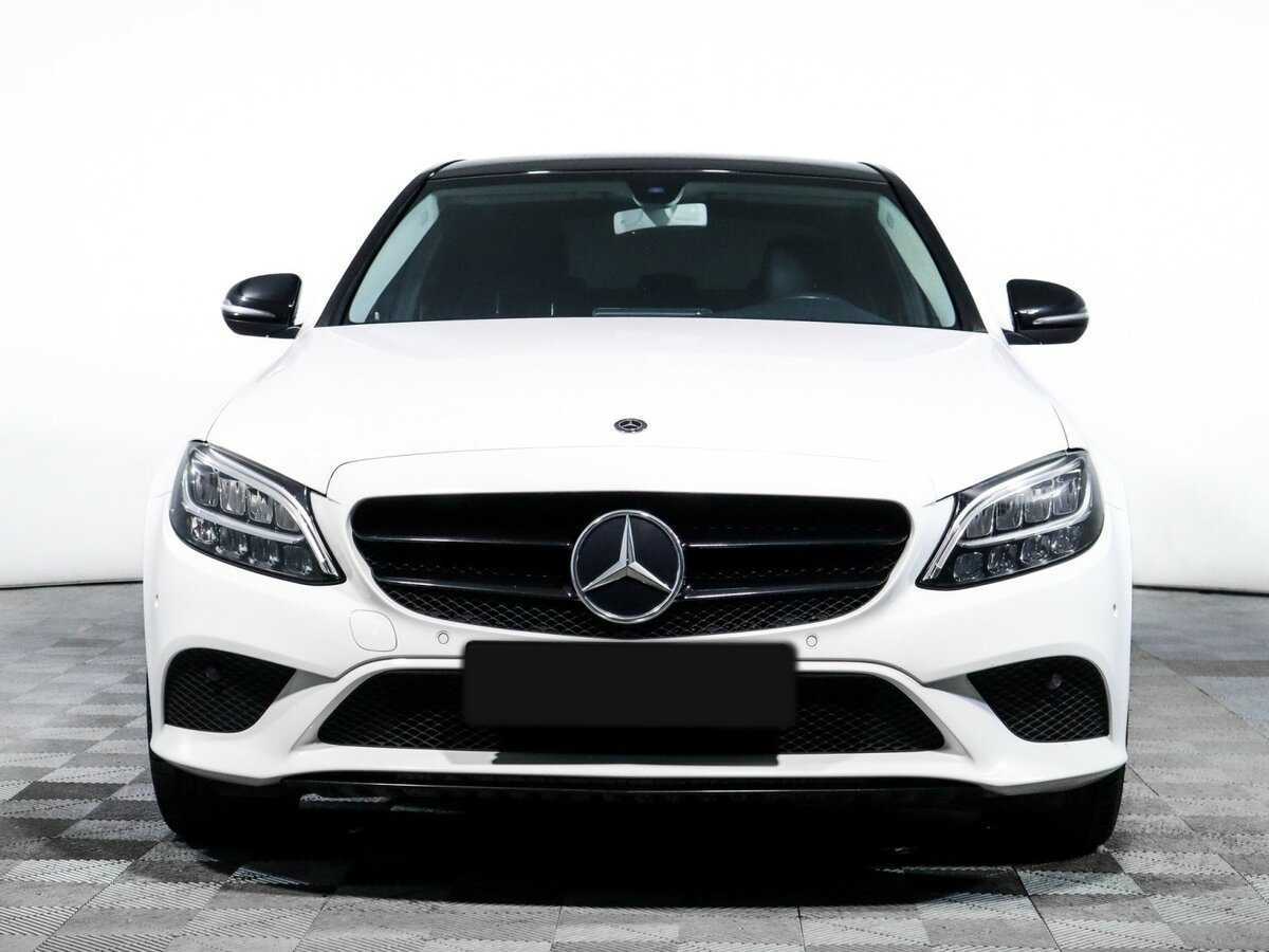 Mercedes-Benz C-Класс 2018 года с пробегом. Фото: #1