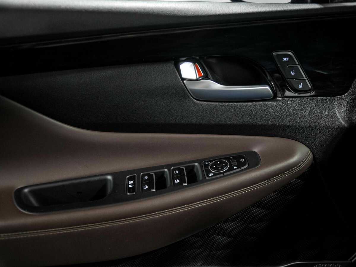 Hyundai Santa Fe 2019 года с пробегом. Фото: #15