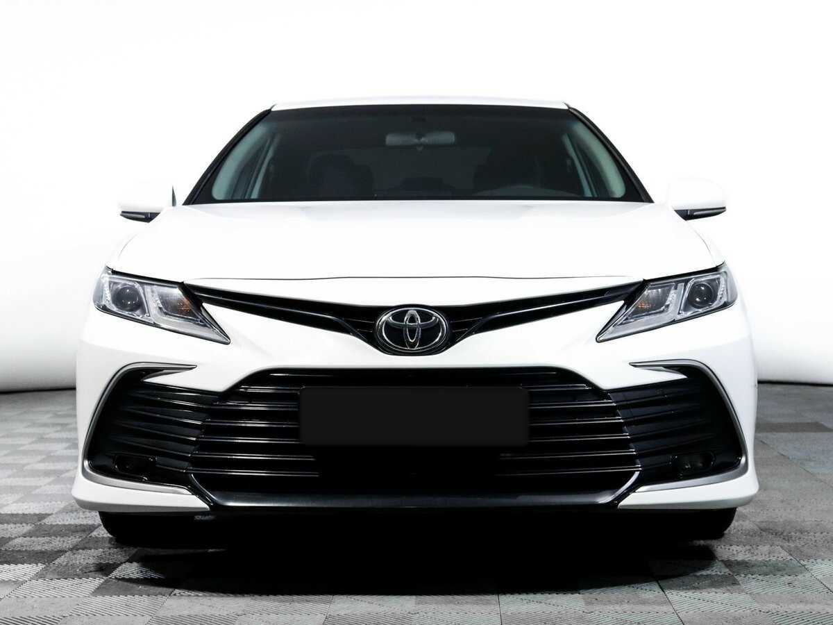 Toyota Camry 2021 года с пробегом. Фото: #1