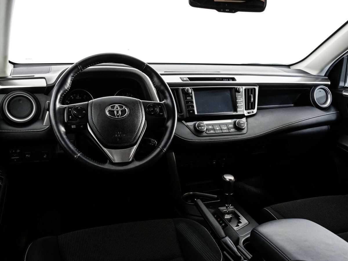 Toyota RAV4 2017 года с пробегом. Фото: #8