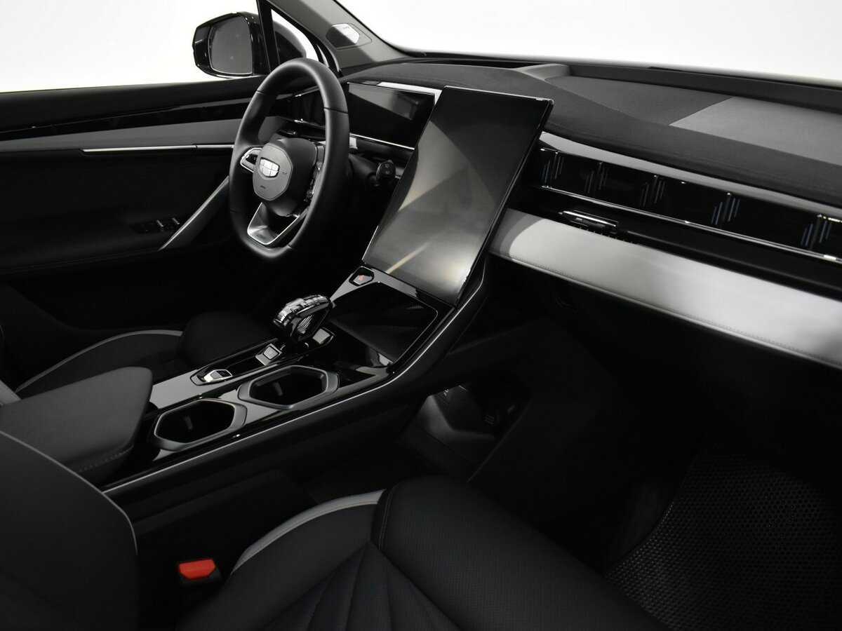 Geely Atlas 2024 года с пробегом. Фото: #9