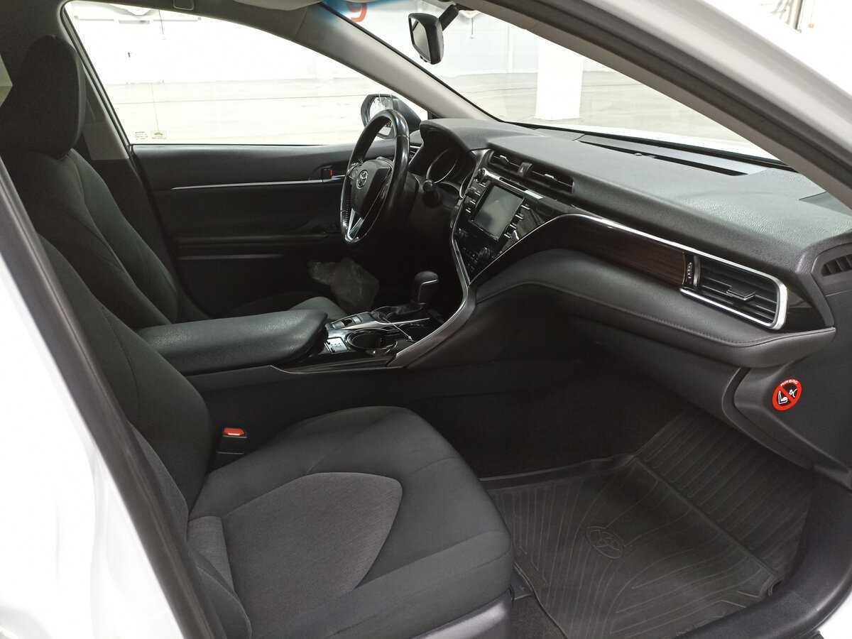 Toyota Camry 2019 года с пробегом. Фото: #10