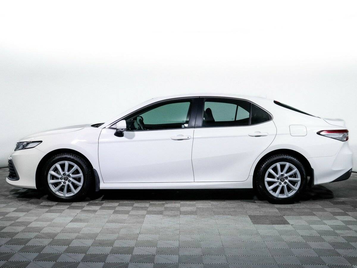 Toyota Camry 2021 года с пробегом. Фото: #4