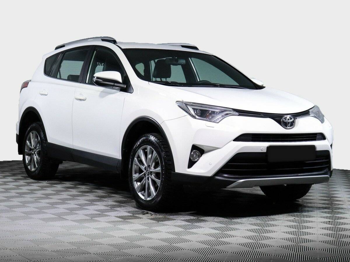 Toyota RAV4 2017 года с пробегом. Фото: #2
