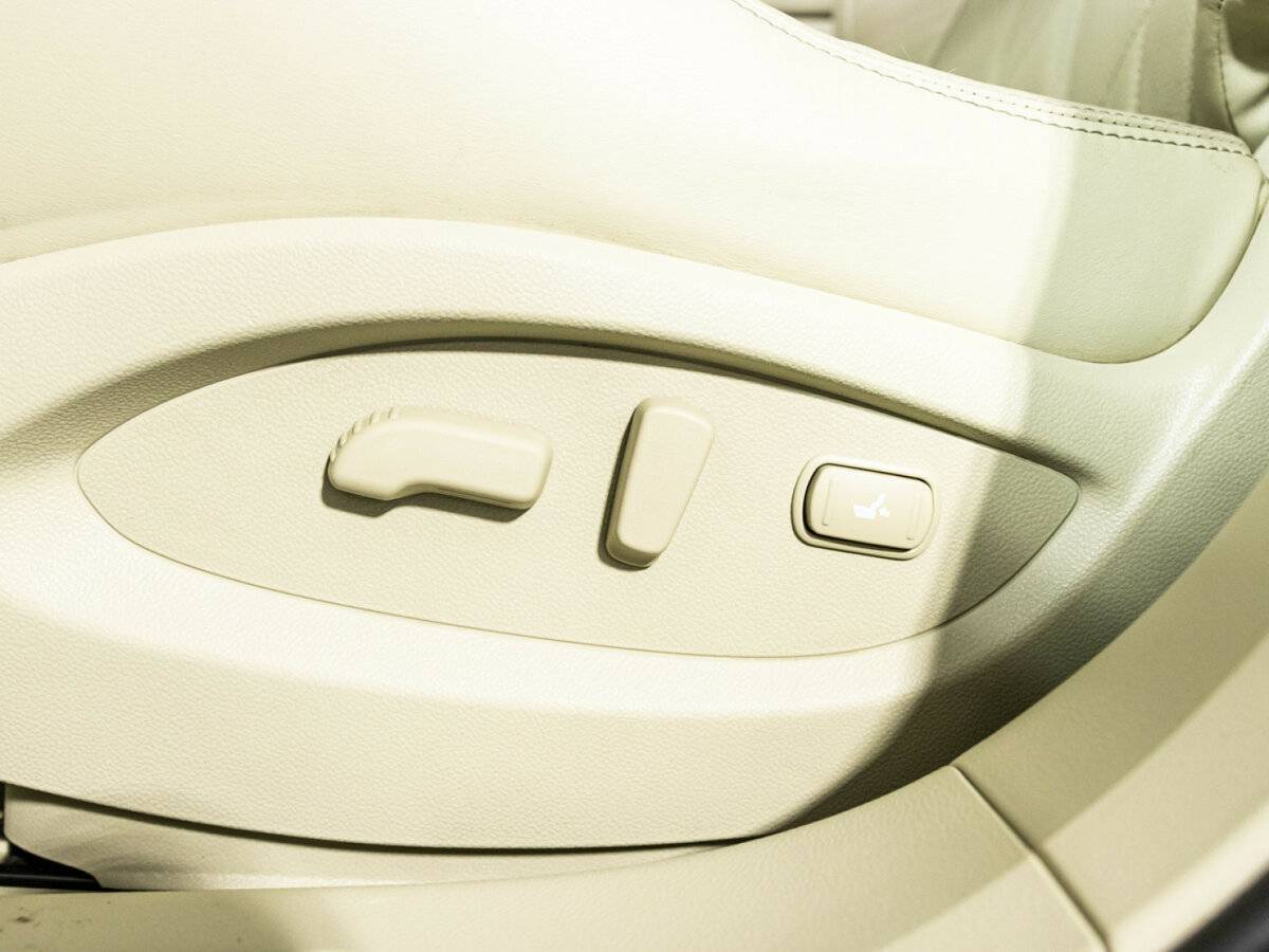 Infiniti FX 2012 года с пробегом. Фото: #17