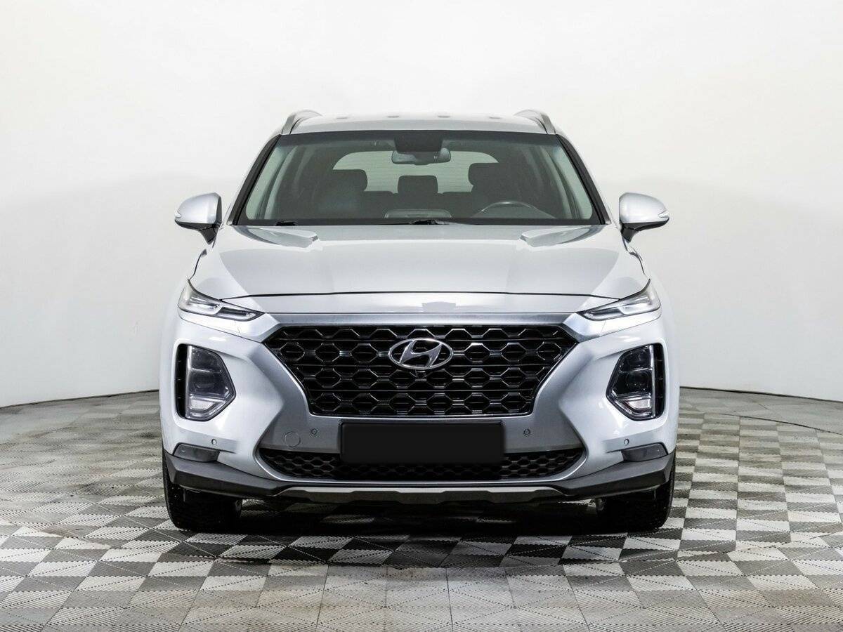 Hyundai Santa Fe 2018 года с пробегом. Фото: #1