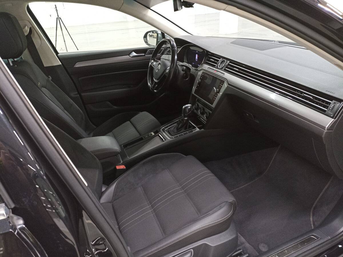 Volkswagen Passat 2018 года с пробегом. Фото: #10
