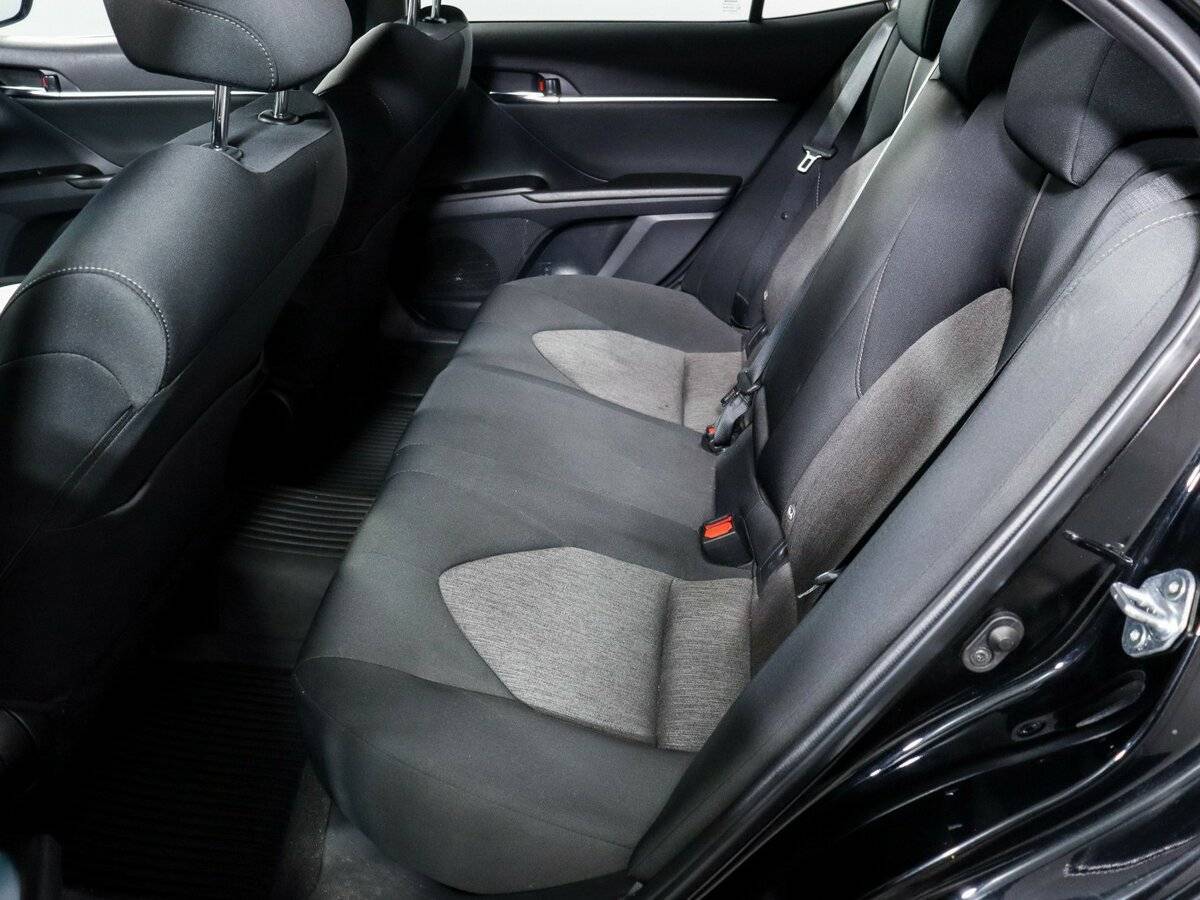 Toyota Camry 2021 года с пробегом. Фото: #6