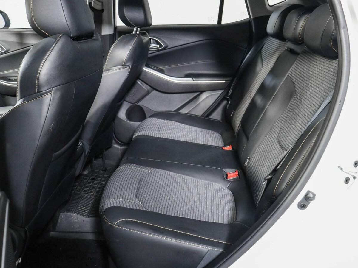 Москвич 3 2023 года с пробегом. Фото: #9