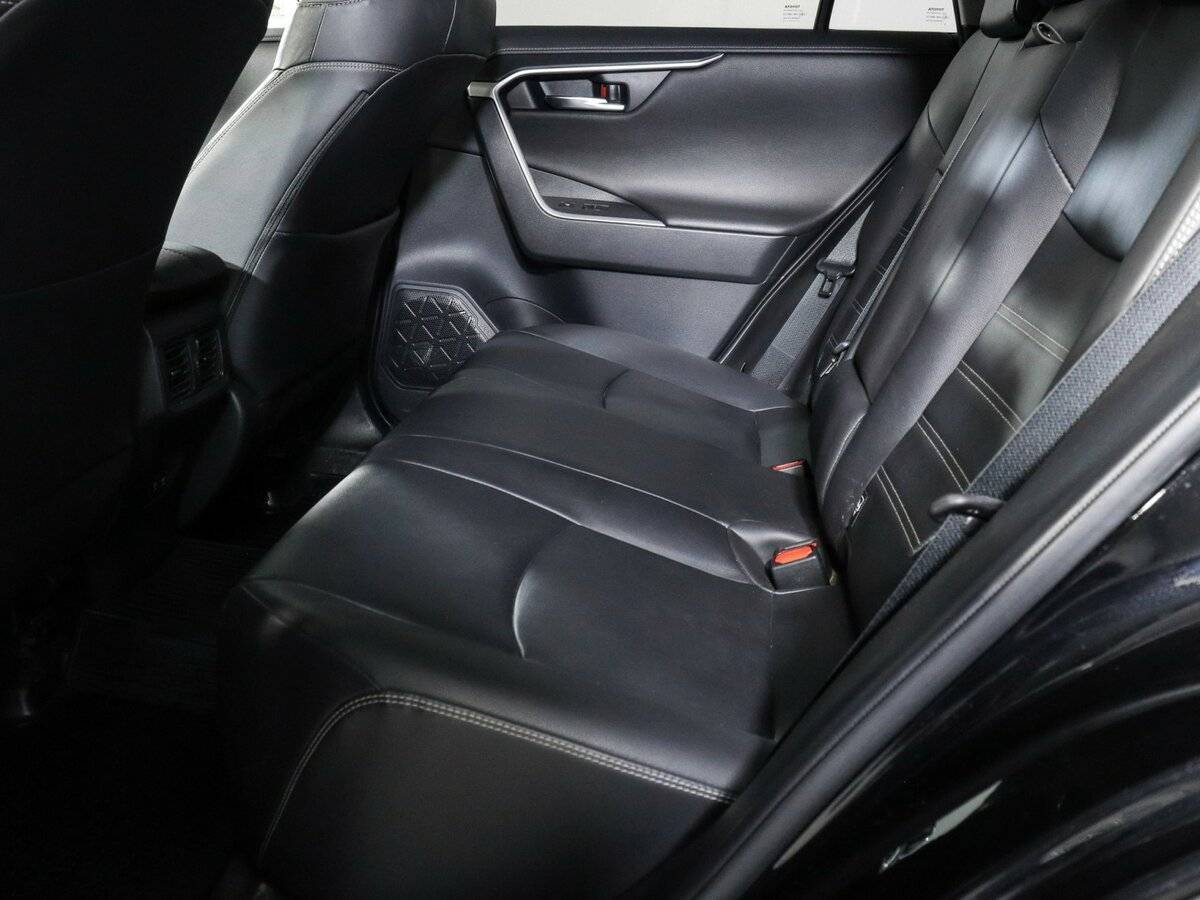 Toyota RAV4 2020 года с пробегом. Фото: #6