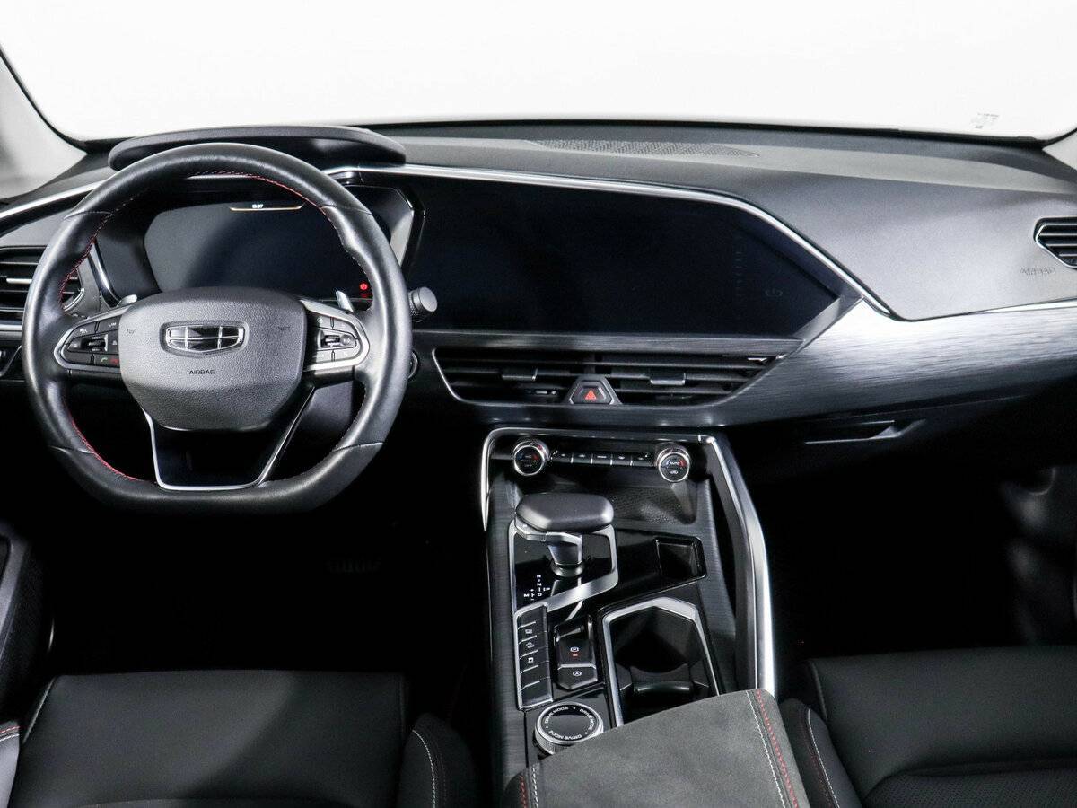 Geely Tugella 2022 года с пробегом. Фото: #11