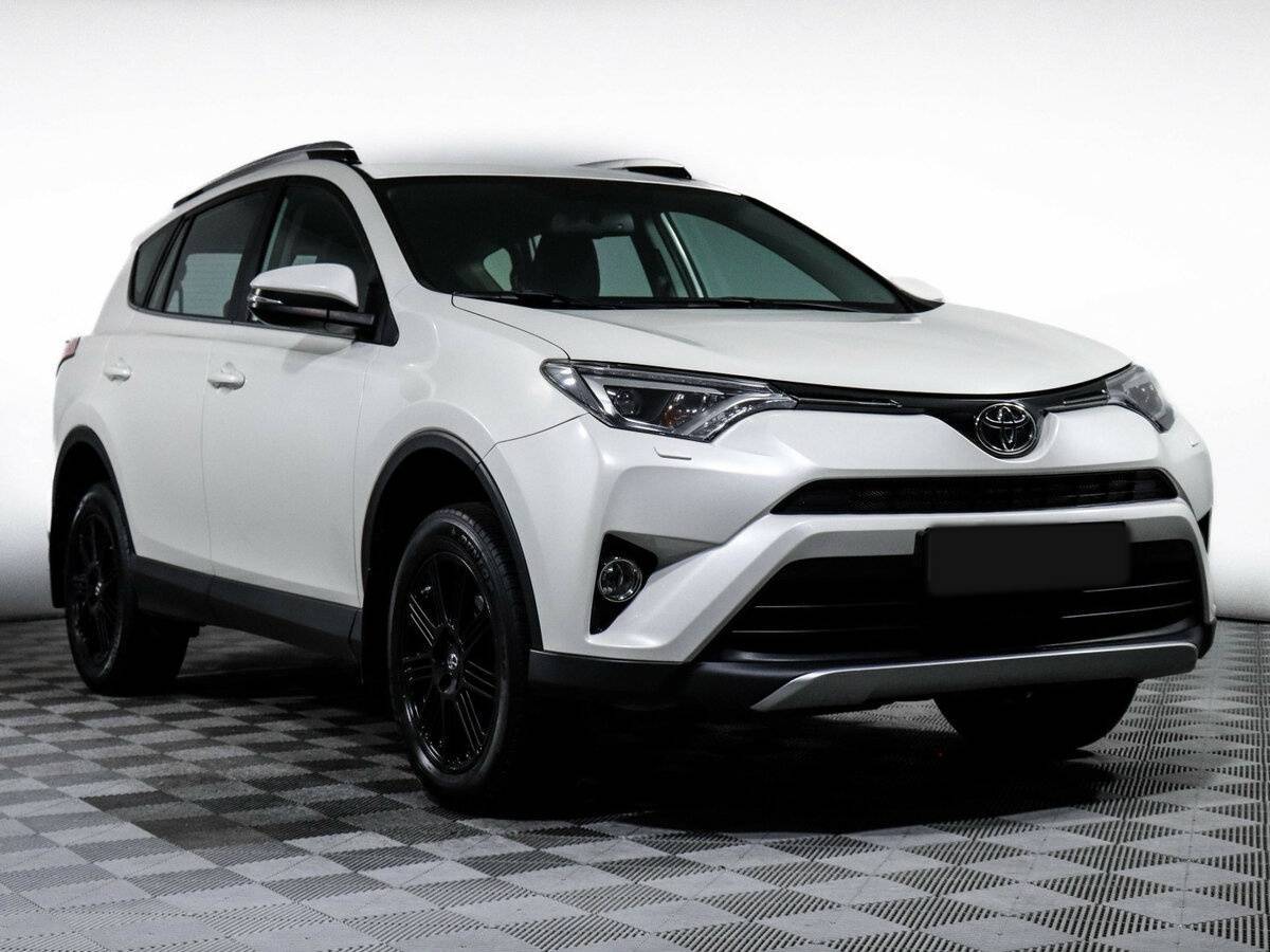 Toyota RAV4 2017 года с пробегом. Фото: #2