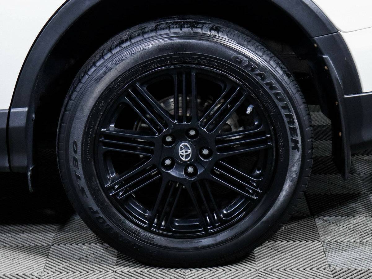 Toyota RAV4 2017 года с пробегом. Фото: #11