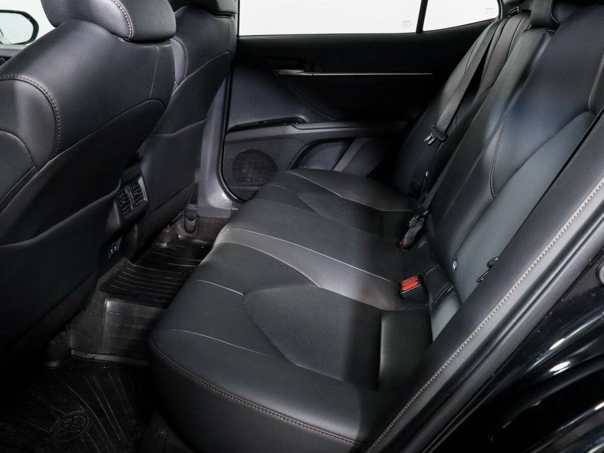 Toyota Camry 2019 года с пробегом. Фото: #7