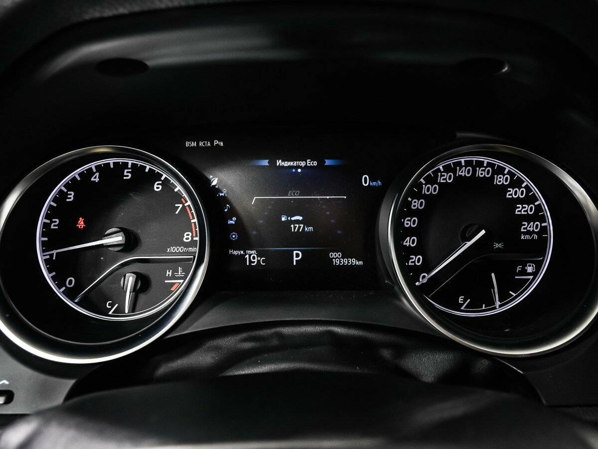 Toyota Camry 2019 года с пробегом. Фото: #9