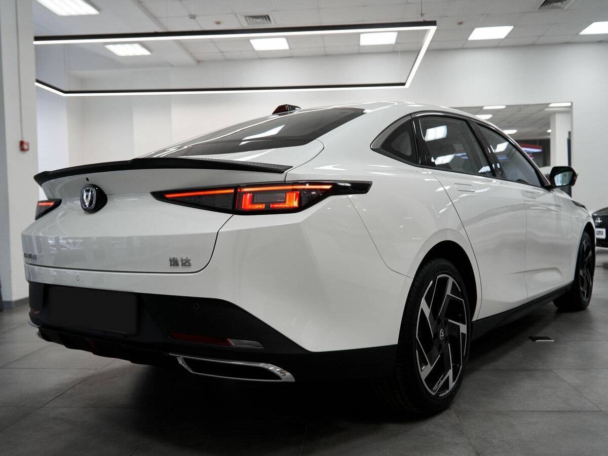 Changan Lamore 2024 года с пробегом. Фото: #3