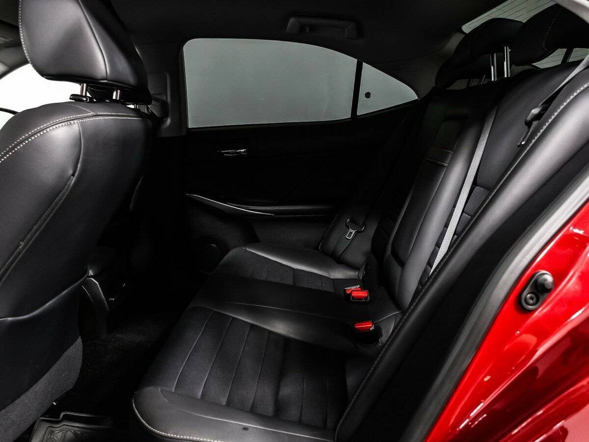 Lexus IS 2014 года с пробегом. Фото: #12