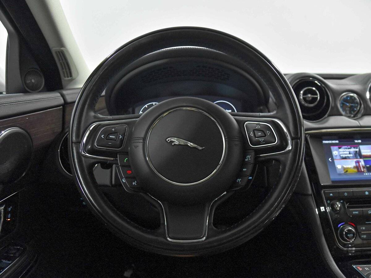 Jaguar XJ 2016 года с пробегом. Фото: #9