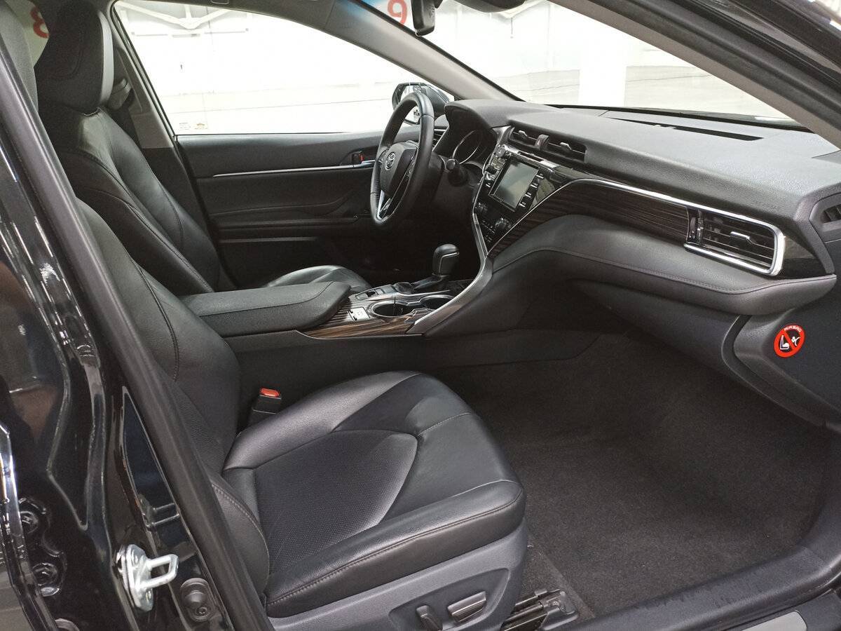 Toyota Camry 2019 года с пробегом. Фото: #10