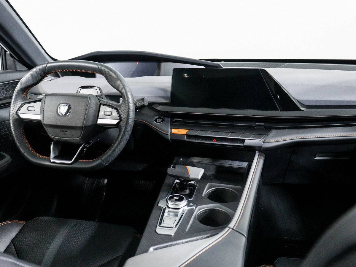 Changan UNI-V 2023 года с пробегом. Фото: #11