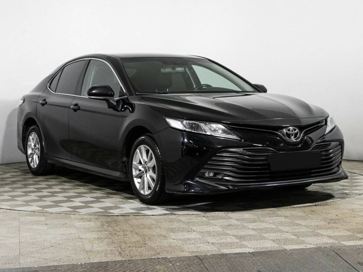 Toyota Camry 2018 года с пробегом. Фото: #2