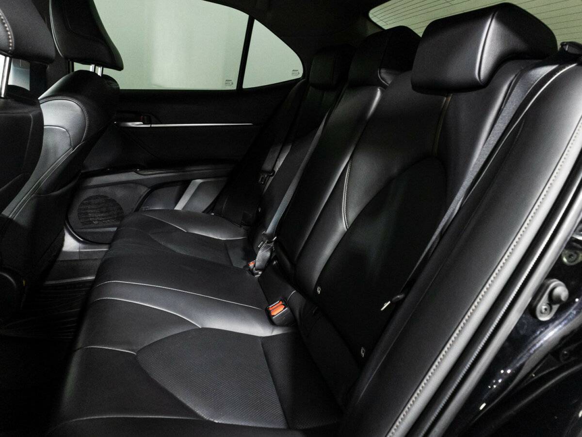 Toyota Camry 2018 года с пробегом. Фото: #9