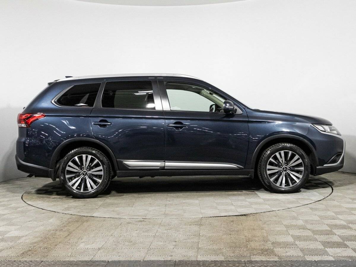 Mitsubishi Outlander 2018 года с пробегом. Фото: #3