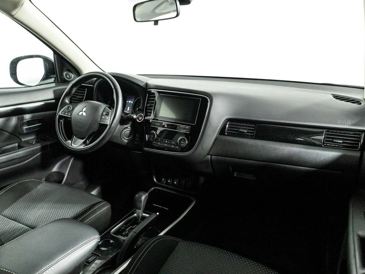 Mitsubishi Outlander 2018 года с пробегом. Фото: #8