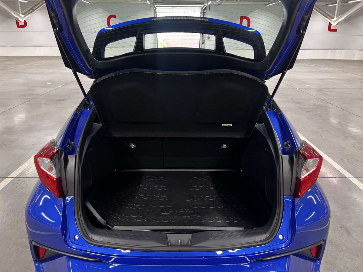 Toyota C-HR 2019 года с пробегом. Фото: #9