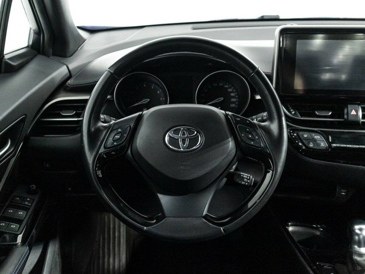 Toyota C-HR 2019 года с пробегом. Фото: #18