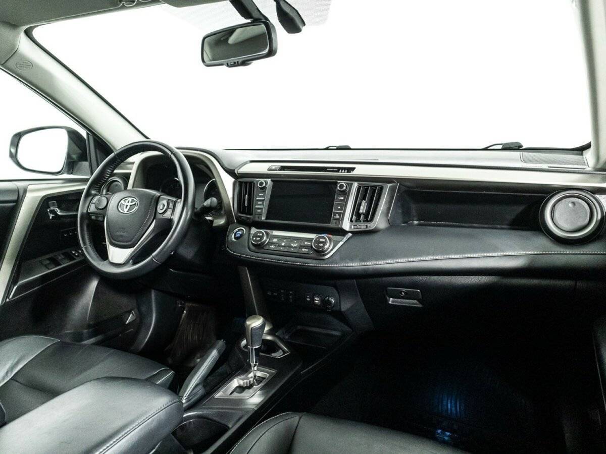 Toyota RAV4 2018 года с пробегом. Фото: #8