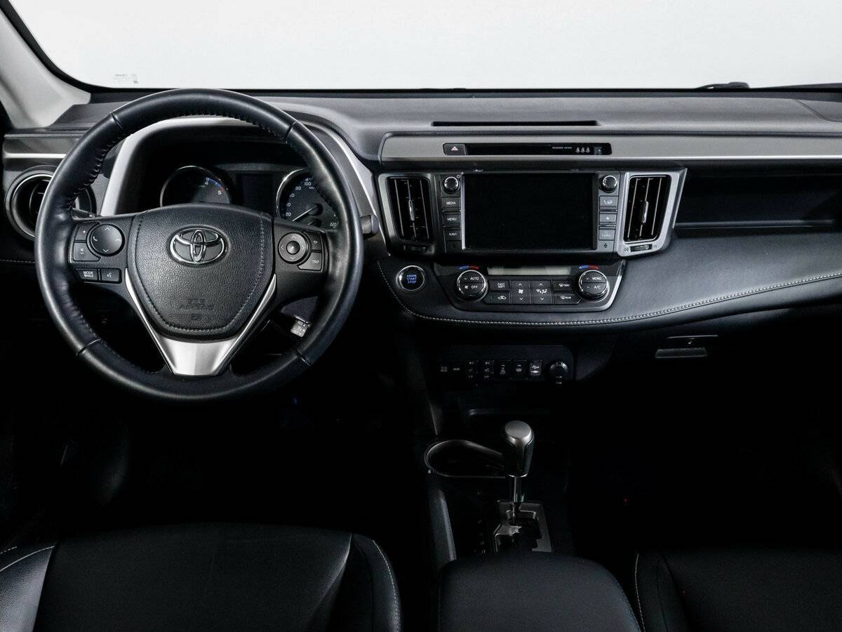 Toyota RAV4 2018 года с пробегом. Фото: #11