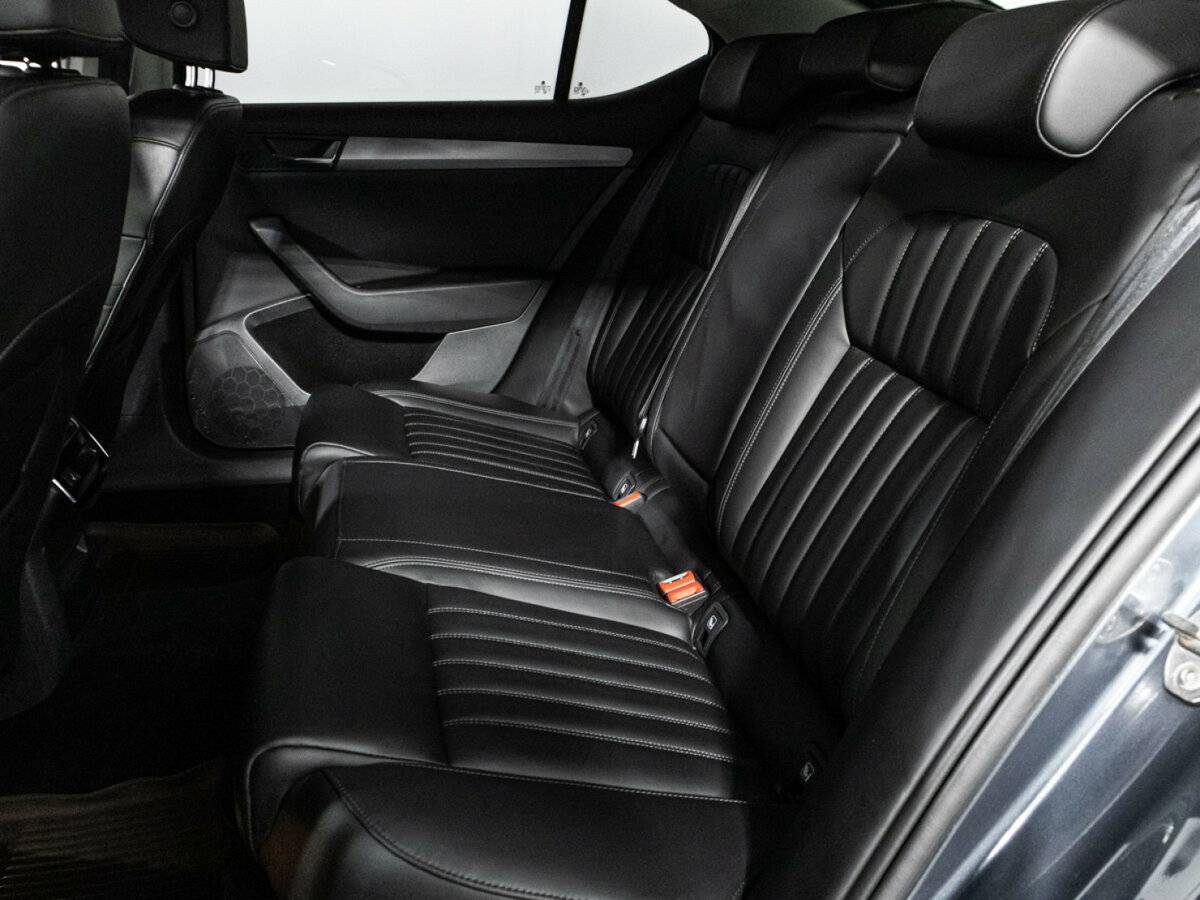 Skoda Superb 2018 года с пробегом. Фото: #9