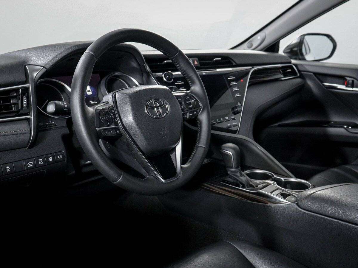 Toyota Camry 2019 года с пробегом. Фото: #13