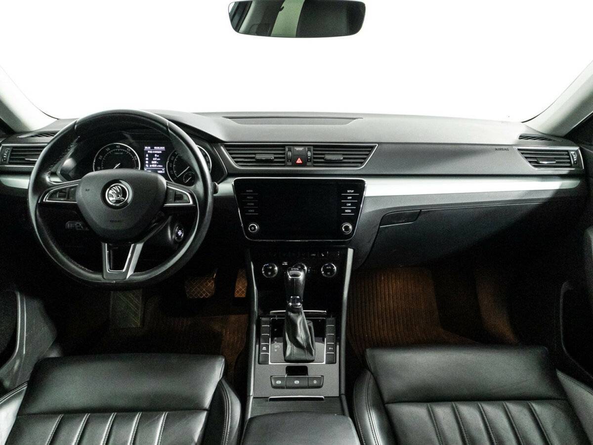 Skoda Superb 2018 года с пробегом. Фото: #12