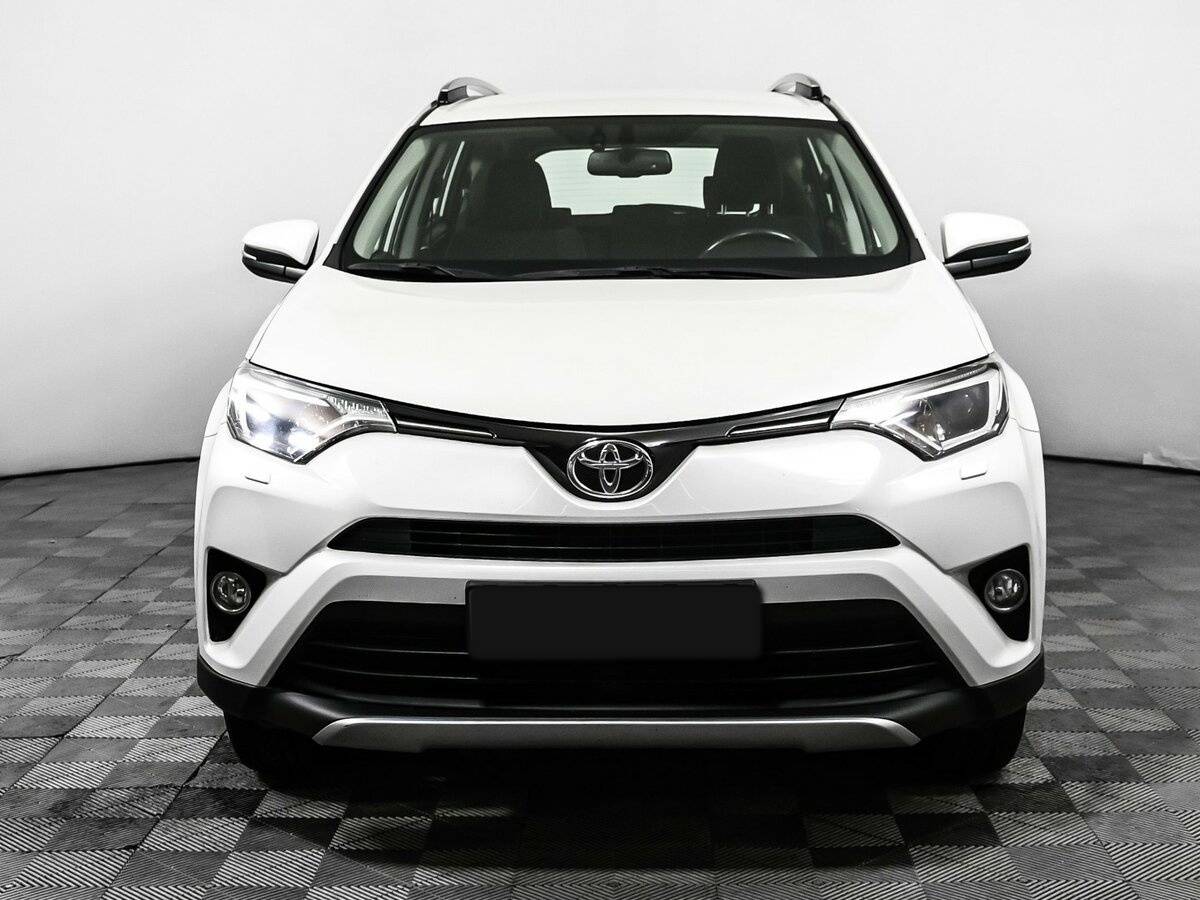 Toyota RAV4 2017 года с пробегом. Фото: #1