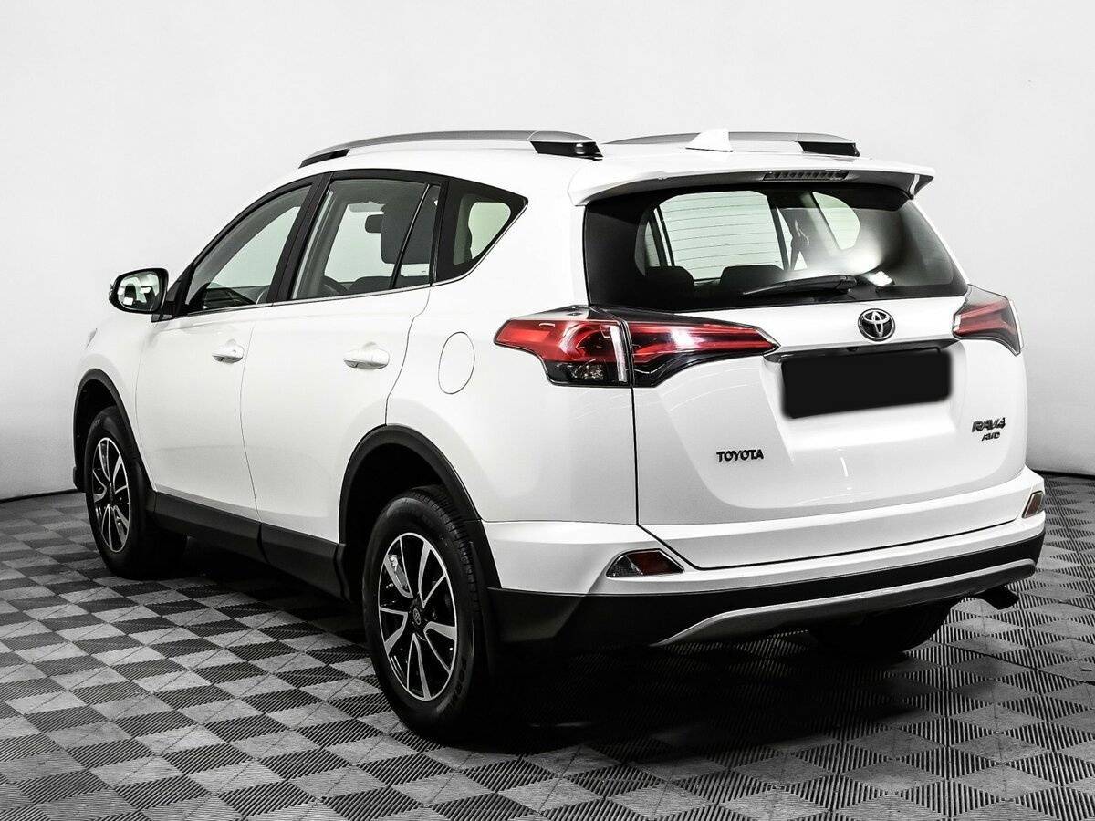 Toyota RAV4 2017 года с пробегом. Фото: #6