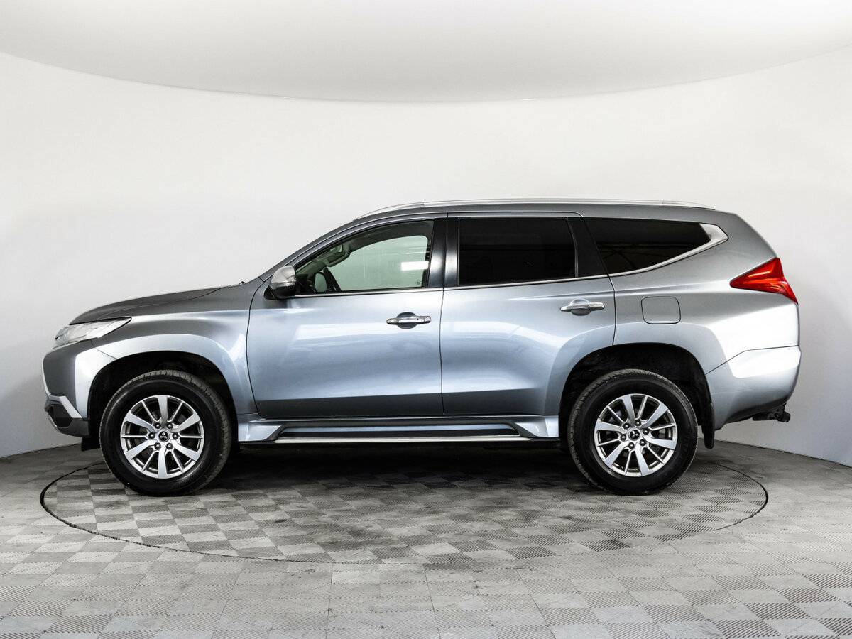 Mitsubishi Pajero Sport 2017 года с пробегом. Фото: #7