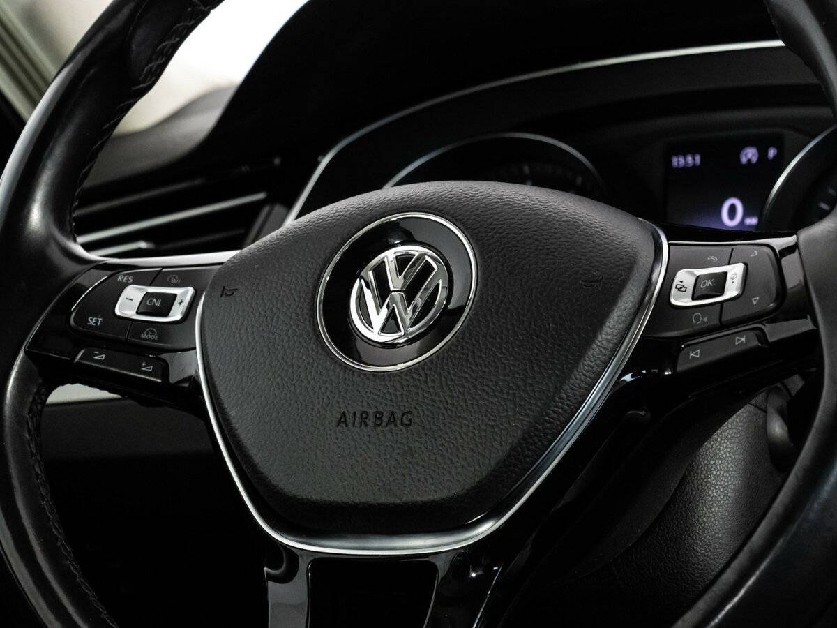 Volkswagen Passat 2018 года с пробегом. Фото: #11